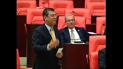 CHP&#39;li Özgür Özel, HDP&#39;yi &#39;geçmişte AKP&#39;yle işbirliği yapmakla&#39; suçladı