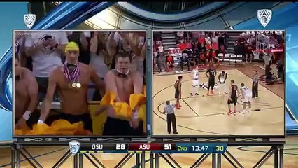 Şampiyon yüzücü Michael Phelps basketbola &#39;soyundu&#39;