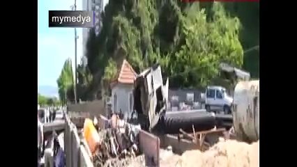 Zonguldak&#39;taki feci TIR kazası kameralara böyle yansıdı