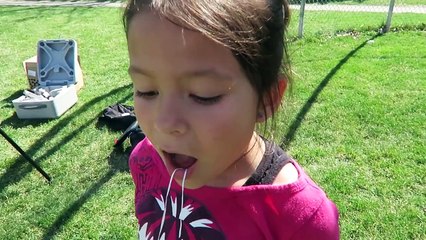 ‘Yaratıcı’ baba, kızının dişini Drone ile çekti