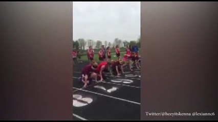 Koşuya başlamadan yere düştü