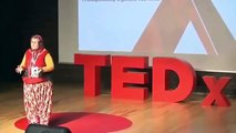 İlkokul Mezunu, Ödüllü Yönetmen Ümmiye Koçak'ın TEDx Konuşması: Köyden New York'a Sanatı