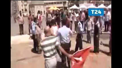 İzmir Konak Meydanı&#39;nda linç girişimi