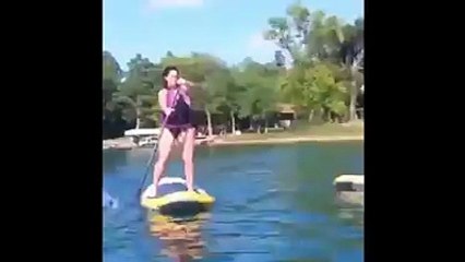 This is why rivers should have a traffic light for surfers . Lol