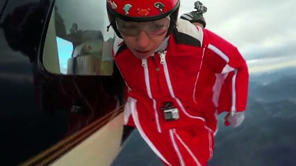 Şili&#39;de bir macera tutkunu, yanardağın üstünde kendini boşluğa bıraktı