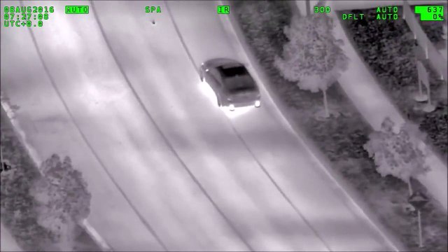 Arabayla Pokemon yakalarken polis helikopterine yakalandı!