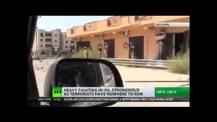 Gazeteci Libya&#39;da çatışmanın ortasında kaldı