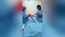Ameliyat sırasında dans eden doktor