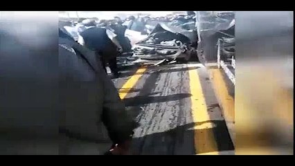 İstanbul Sefaköy&#39;de otomobil metrobüs yoluna girdi; 1 ölü!