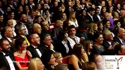 Altın Kelebek&#39;te &#39;En İyi Erkek Oyuncu&#39; ödülünü veren Meryem Uzerli: Ben doğru adamı seçemiyorum