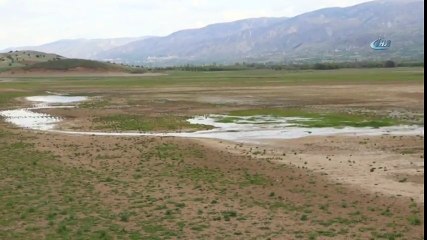 Teknelerin Gezdiği Baraj Gölü Ovaya Döndü
