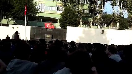 Kadıköy Anadolu Lisesi öğrencileri &#39;Proje Okul&#39; uygulamasına karşı eylemde