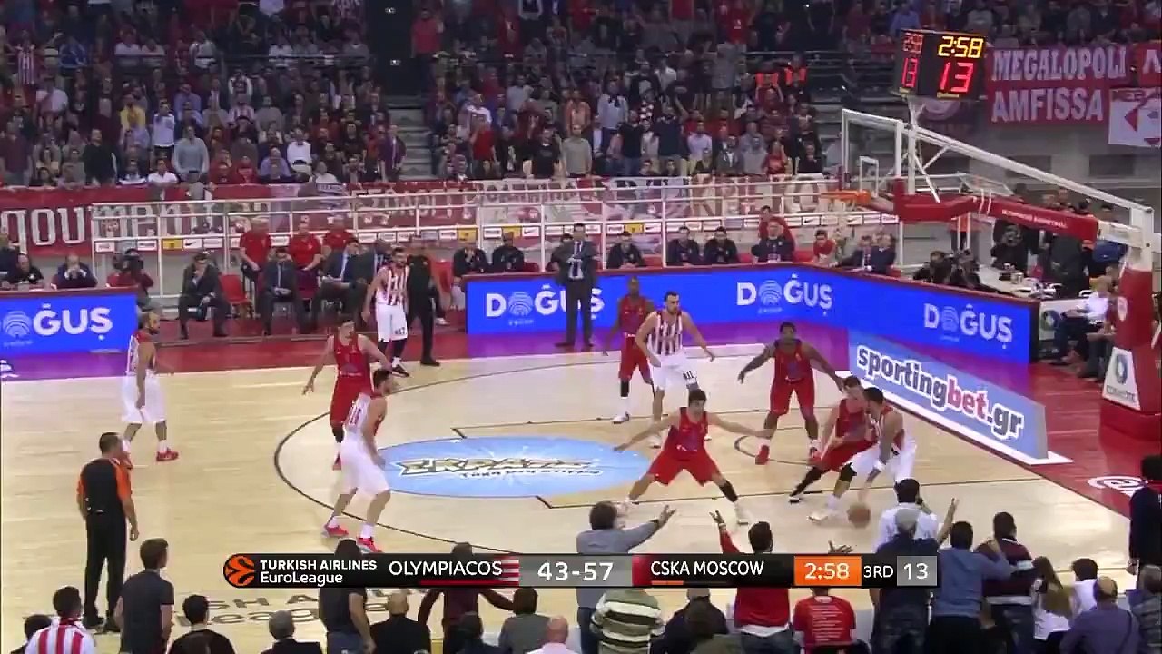 Kyle Hines'tan inanılmaz blok