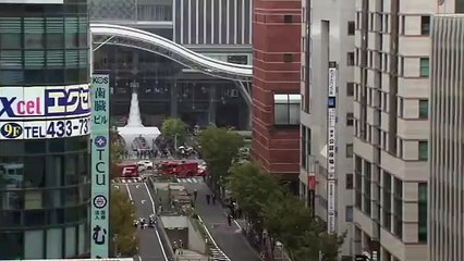 Japonya&#39;da dev çukur yolu yuttu