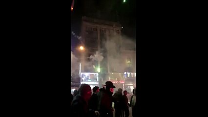 Bağcılar&#39;da HDP binasına havai fişekli saldırı