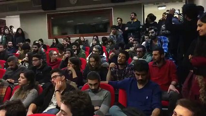 CNN Türk Genel Müdürü&#39;nden protestocu öğrencilere: Provokasyon yapma!