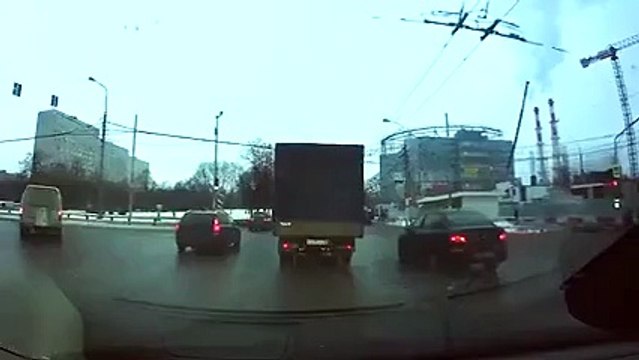 Moskova metrosunda meydana gelen patlama anı, kameralara böyle yansıdı