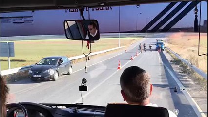 Tutuklu gazeteciler için Silivri&#39;ye gelenler böyle durduruldu