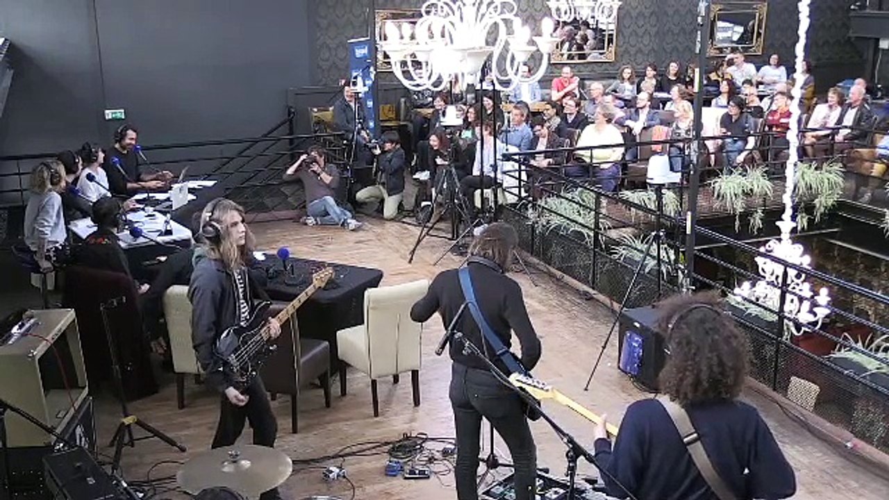 Ben : "On est à Rouen, ils ne doivent pas être habitués à servir des vedettes..."