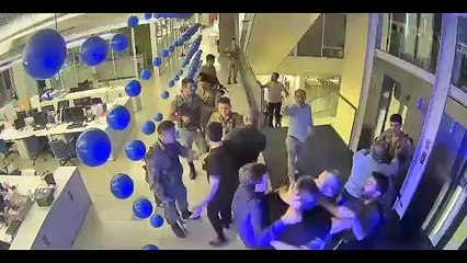 15 Temmuz gecesi Nedim Şener cuntacı askerlerle böyle kavga etmiş