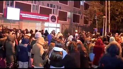 İstanbul&#39;da kız öğrenci yurdunda korkutan yangın!