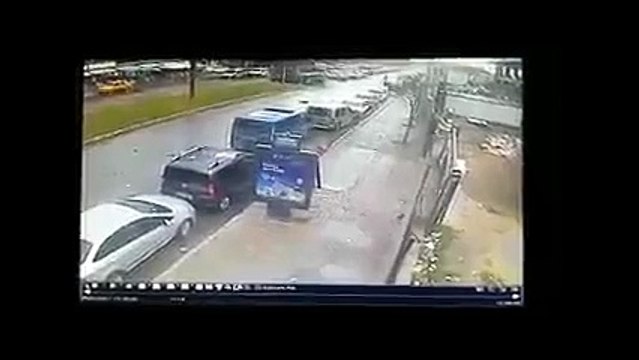 Şehit polis Fethi Sekin'in saldırganları fark ettiği ve çatışmanın başladığı anın görüntüsü ortaya çıktı