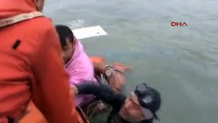 Batmak üzere olan balıkçı teknesindeki 2 kişi son anda böyle kurtarıldı