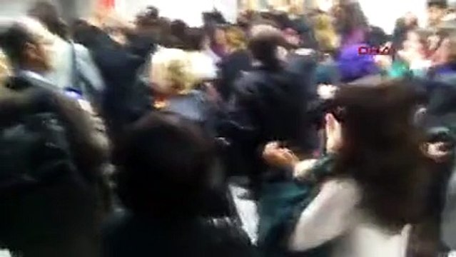 Adliyede büyük sevinç: Aslı Erdoğan, Necmiye Alpay ve Zana Kaya tahliye edildi