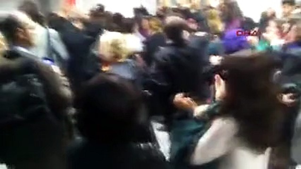 Adliyede büyük sevinç: Aslı Erdoğan, Necmiye Alpay ve Zana Kaya tahliye edildi