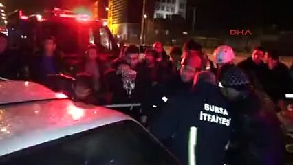 Kazada sıkışan sürücüyü itfaiye kurtardı