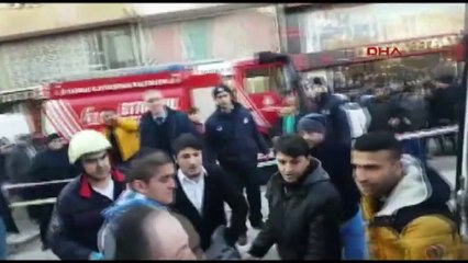İstanbul Zeytinburnu&#39;nda çöken binadan ilk görüntüler!
