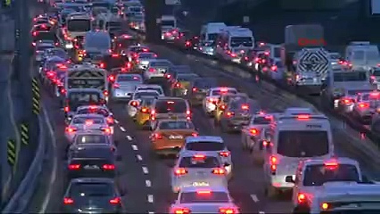 Tatil bitti, trafik yoğunluğu arttı