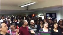 İstanbul'da bir araya gelen akademisyenler Ankara Siyasal'a Mülkiye Marşı'yla seslendi