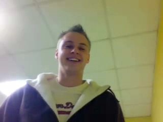 Réaction de Tristan à 2girls1cup