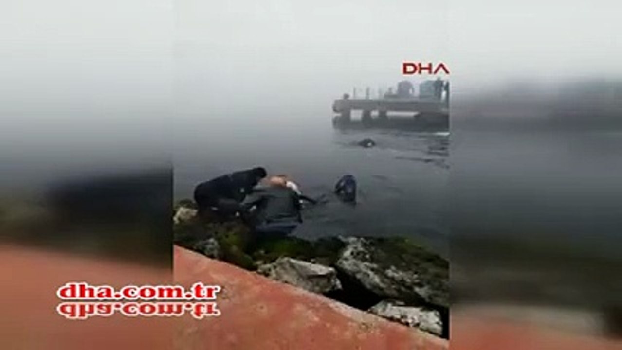 Belediye başkanı, fenalaşan dalgıcı denize atlayıp kurtardı