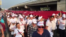 Adalet Yürüyüşü’nde dev Türk bayrağı