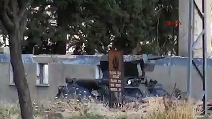 Sınırdaki ABD bayrakları ile PYD/YPG flamaları yenilendi