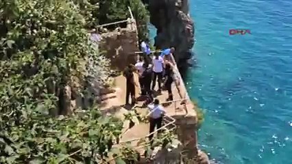 Erkek arkadaşıyla tartışan genç kadın 30 metreden denize atladı