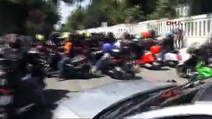 &#39;Altın elbiseli adam&#39; Barkın Bayoğlu&#39;nun cenazesini babası ile yüzlerce motorlu arkadaşı aldı