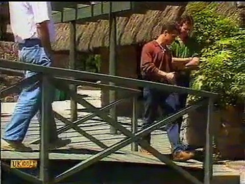 NEIGHBOURS EPISODE 1144 (Bronwyn Davies' last episode.)