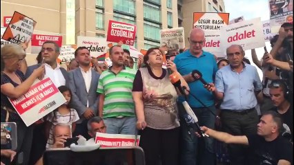 Ahmet Şık&#39;ın annesi: Gerçekler yerini bulacak, oğlumu ve bütün haklıları içeri tıkanlar kendileri girecek içeri!