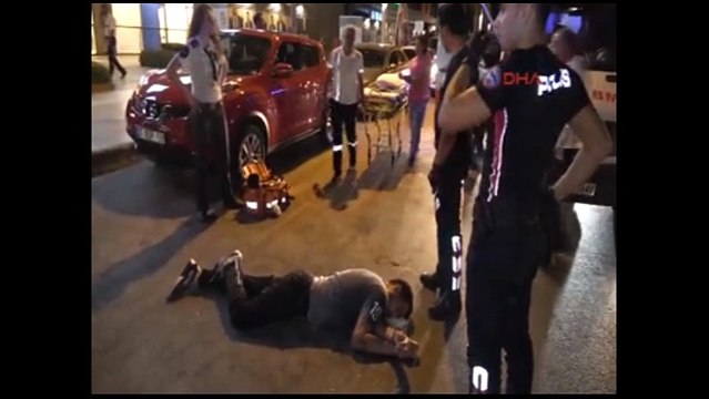 Rus turist kimlik kontrolü yapmak isteyen polise kafa attı iddiası