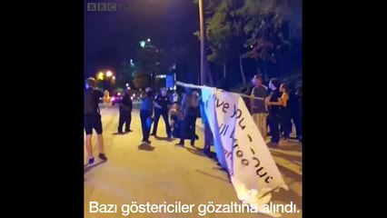 ABD&#39;de eylemler sürüyor; polis aracını yaktılar