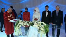 Cumhurbaşkanı Erdoğan, Gaziosmanpaşa Belediye Başkanı Usta'nın kızının düğününe katıldı