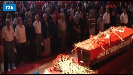 Muzaffer İzgü için tören düzenlendi