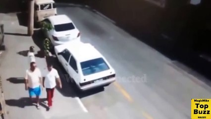 Thief literally gets his feet in the air when caught in robbery