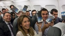 İspanya'da uçuş sırasında tüm yolculara Note 8 hediye edildi!
