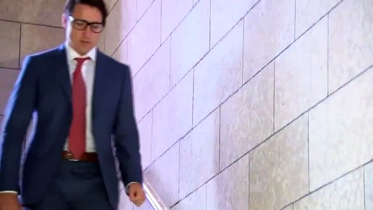 Kanada Başbakanı Trudeau, Süpermen oldu