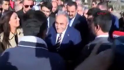 Antalyalı çiftçiden Bakan&#39;a: Fatih Terim&#39;in aldığı paranın 10&#39;da biri bizi kurtarır