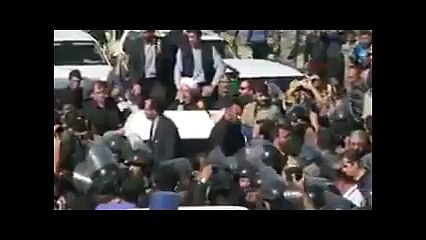 İran Cumhurbaşkanı Ruhani: Devletin yaptığı konutlar yerle bir olmuş...